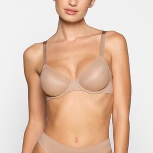 NWT SKIMS No Show Unlimed Demi Bra